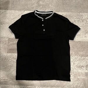 Men’s black button up standard fit shirt
